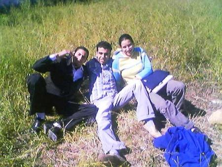 la  moi  et hassan avec   une fille  avec  noux   a  lécol